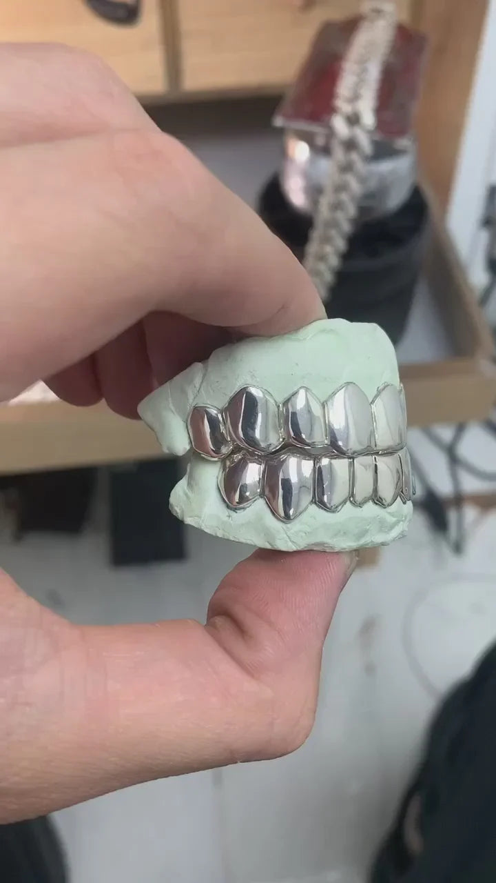 Solid regular grillz